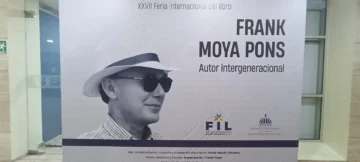  Pabellón de Frank Moya Pons en la Biblioteca Nacional, montado por Ilonka Nacidt Perdomo.