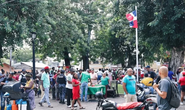  Parque San Miguel en el capital abarrotado de devotos el 29 de septiembre. Fuente externa.