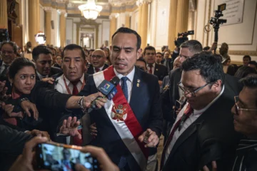 Perú suma su séptimo presidente desde 2016 tras la abrupta destitución de Dina Boluarte