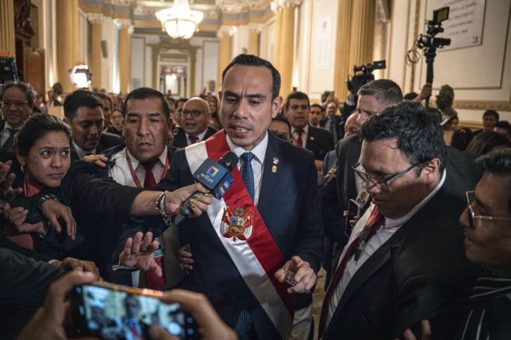 Perú suma su séptimo presidente desde 2016 tras la abrupta destitución de Dina Boluarte