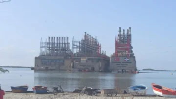 Consejo Unificado de las EDE explica cambio de barcaza eléctrica en Azua