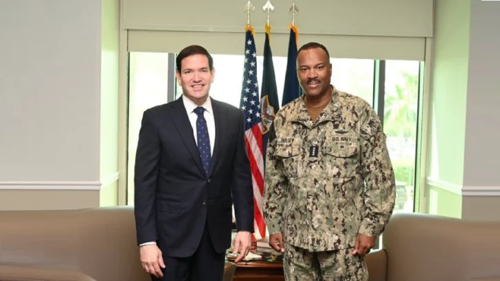 Jefe del Comando Sur recorre el Caribe en busca de 