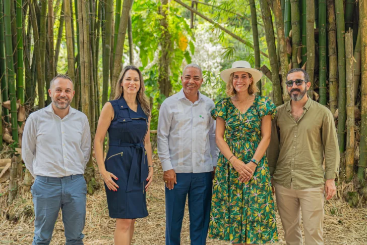 Eco-Bahia firma acuerdo con el Jardín Botánico Nacional para la conservación de especies nativas y endémicas