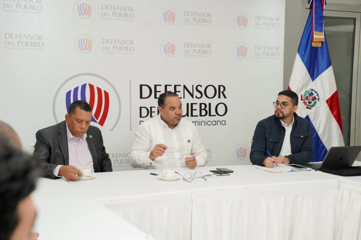 Defensor del Pueblo lidera consenso entre instituciones para el rescate de la Laguna de Cabral