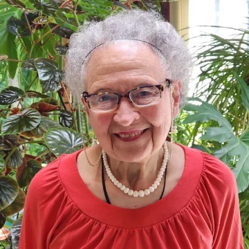  Rhina Espaillat.