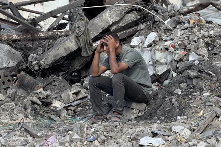 Suben a los 110 muertos por los bombardeos israelíes en Gaza, entre ellos 46 niños