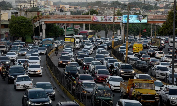 “En ete paí hay ma’ carro que gente”