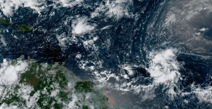 Tres ondas tropicales avanzan hacia el Caribe, entre ellas posible tormenta Jerry