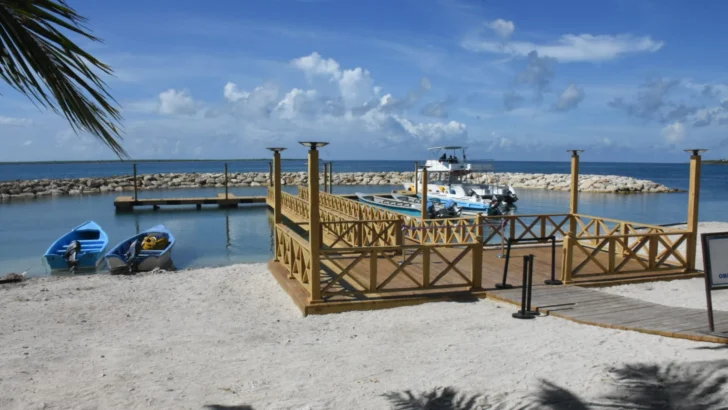 Turismo inaugura en Caleta muelle reconstruido de RD$ 34.4 millones