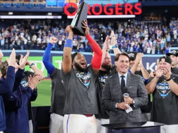 Vladimir Guerrero Jr. recibe premio MVP Vladimir Guerrero Jr. recibe premio MVP