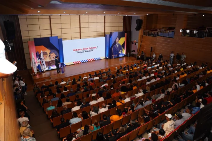 Feria del Libro 2025 cierra con más de 700 mil visitantes, récord de asistencia