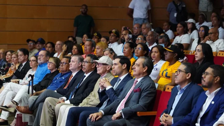 Feria del Libro 2025 cierra con más de 700 mil visitantes, récord de asistencia