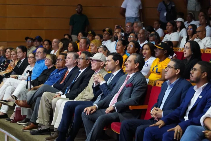 Feria del Libro 2025 cierra con más de 700 mil visitantes, récord de asistencia