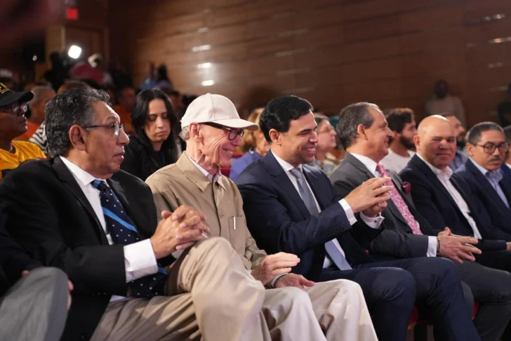 Feria del Libro 2025 cierra con más de 700 mil visitantes, récord de asistencia