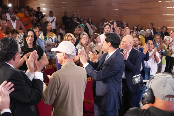 Feria del Libro 2025 cierra con más de 700 mil visitantes, récord de asistencia