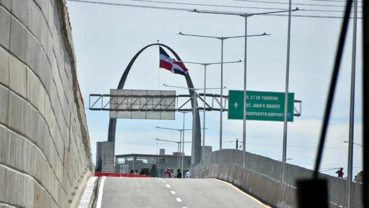 Abinader inaugura paso a desnivel en Pintura y anuncia obras viales para 2026