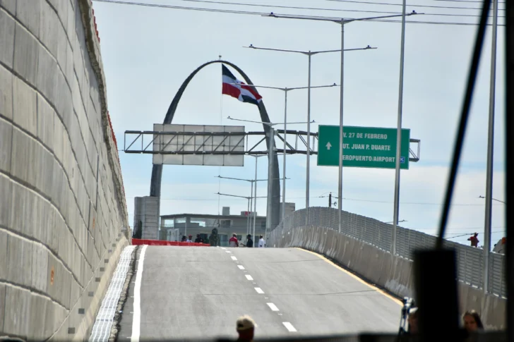 Abinader inaugura paso a desnivel en Pintura y anuncia obras viales para 2026