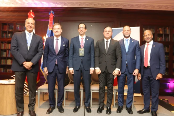 Jean Luis Rodríguez destaca potencial de República Dominicana para la inversión portuaria Jean Luis Rodríguez destaca potencial de República Dominicana para la inversión portuaria