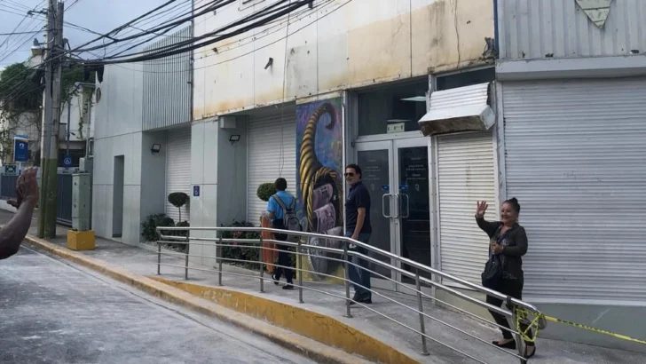 Oficina de Banreservas en Salcedo reanuda sus operaciones tras desplome de fachada Oficina de Banreservas en Salcedo reanuda sus operaciones tras desplome de fachada