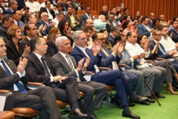 Abinader resalta valor democrático de la reforma constitucional que limita la reelección Abinader resalta valor democrático de la reforma constitucional que limita la reelección