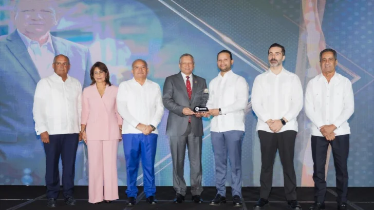 Productores de asfalto reconocen a Leonardo Aguilera por su apoyo al desarrollo del sector