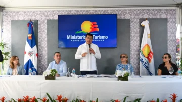 Ministerio de Turismo entrega 11 calles reconstruidas en Ciudad Colonial