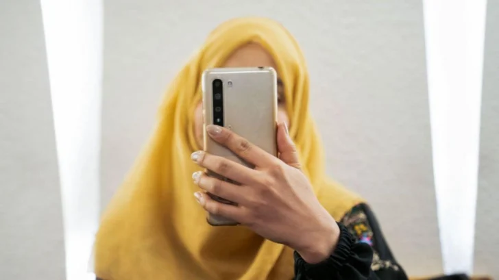 Las mujeres de Afganistán pierden su 'última esperanza' tras el bloqueo de internet por parte del Talibán
