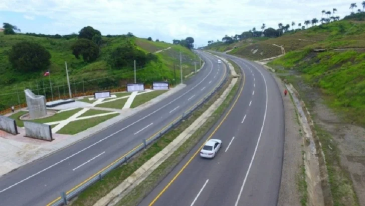 “Ya tenemos los recursos para la carretera del Ámbar”, afirmó el presidente Luis Abinader