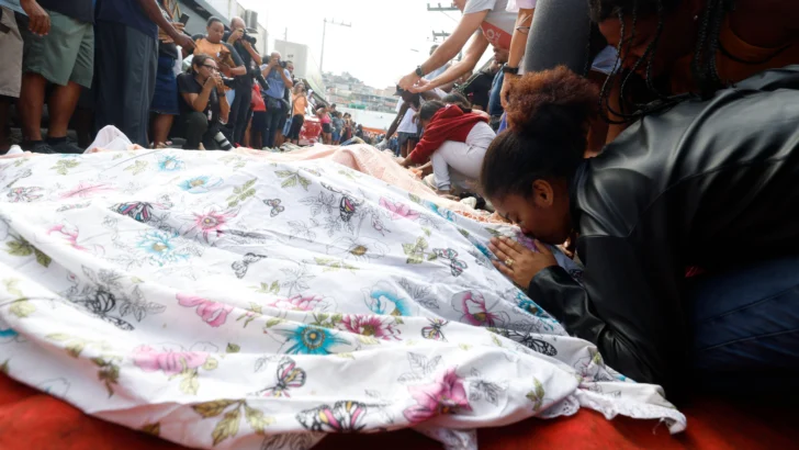 Las impactantes imágenes de las favelas de Río tras el megaoperativo policial contra Comando Vermelho que dejó más de 100 muertos