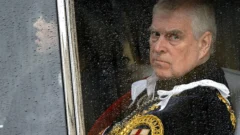 Nuevas revelaciones contra el príncipe Andrés aumentan la presión para que renuncie al título real, pero ¿cambia algo que no lo tenga?