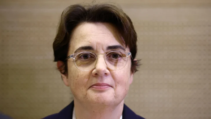 'La debilidad de la protección perimetral del museo es conocida': la directora del Louvre admite fallas de seguridad en el robo de las joyas