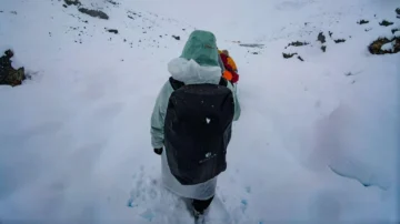 'Tuve suerte de haber salido': los testimonios de personas rescatadas del Everest tras luchar contra la hipotermia en medio de una feroz tormenta