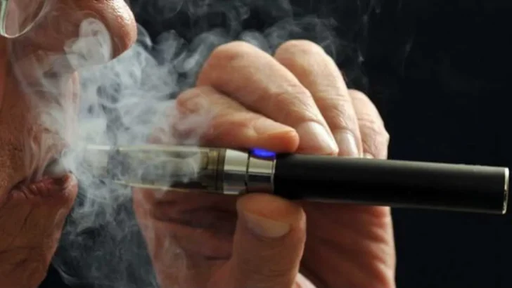 Cigarrillos electrónicos y vapeadores se suman a las falsificaciones más incautadas en UE