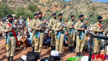 Pakistán y Afganistán negocian en Catar tras enfrentamientos