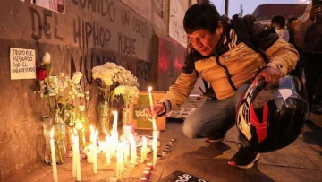 La muerte de un manifestante por el disparo de un policía complica los primeros días de Jerí como presidente de Perú La muerte de un manifestante por el disparo de un policía complica los primeros días de Jerí como presidente de Perú