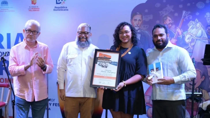 Génesis Ramos celebra mención de honor en el Premio Banreservas de Relatos con Merengue