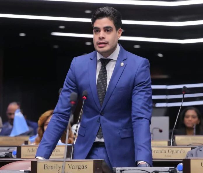 Diputado Bray Vargas asegura que video fue un montaje para chantajearlo: “Nunca pasó nada”
