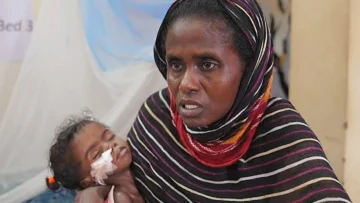 'No puedo permitirme salvarlas a las dos': el dilema imposible de una madre de gemelas en medio de la hambruna provocada por la guerra de Sudán