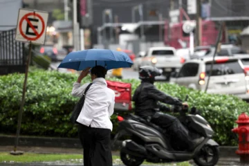 Cuatro provincias en alerta roja por los efectos del huracán Melissa; 48 comunidades continúan incomunicadas Cuatro provincias en alerta roja por los efectos del huracán Melissa; 48 comunidades continúan incomunicadas