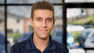 Quién era Daniel Naroditsky, el gran maestro del ajedrez y sensación en internet que murió a los 29 años