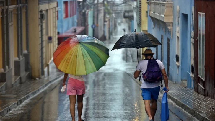 El huracán Melissa se aleja de Cuba degradado a categoría 2 y rumbo a las Bahamas
