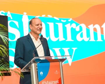 Resaltan crecimiento gastronómico y turístico de Santiago