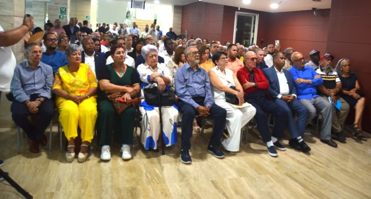 “Ponen en circulación libro 'Cincuenta años después, escritos políticos', de Freddy González