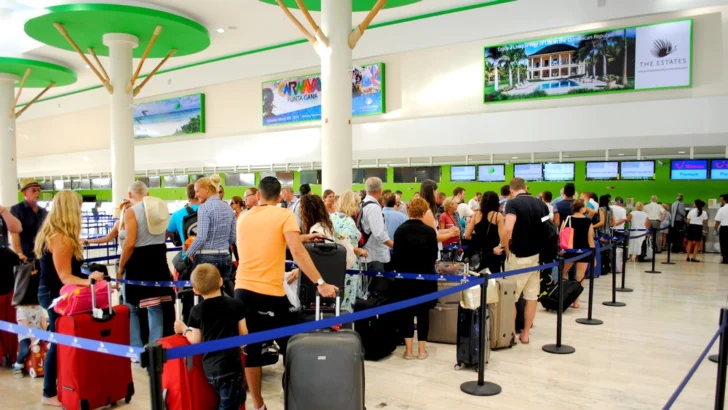 La diáspora sostiene el turismo dominicano mientras el extranjero modera su ritmo La diáspora sostiene el turismo dominicano mientras el extranjero modera su ritmo