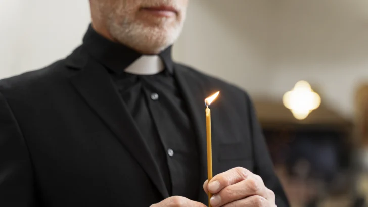 Imponen prisión domiciliaria a sacerdote acusado de abuso sexual Imponen prisión domiciliaria a sacerdote acusado de abuso sexual
