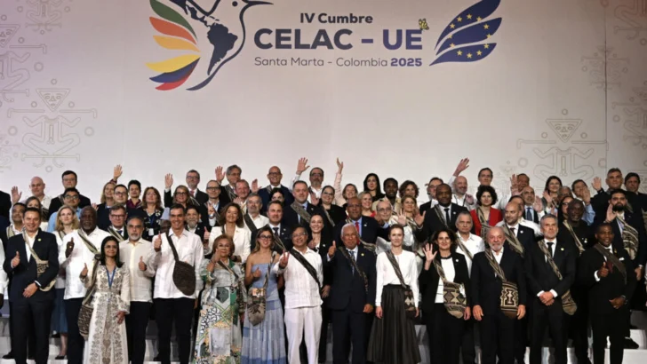 Cumbre Celac-UE: ¿por qué no se mencionó a Washington al evocar los ataques contra embarcaciones?