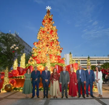 Banco Central celebra su tradicional encendido del Belén y del árbol navideño