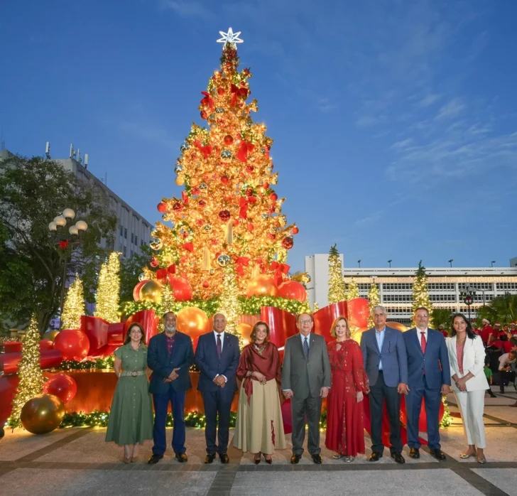 Banco Central celebra su tradicional encendido del Belén y del árbol navideño