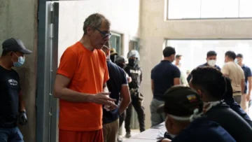 Ecuador: el exvicepresidente Glas está entre los 300 reos llevados a nueva cárcel de máxima seguridad