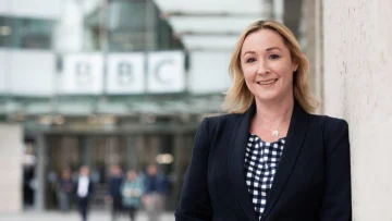 La periodista de la BBC que desató un debate sobre salud al tener un momento de niebla mental en TV en directo